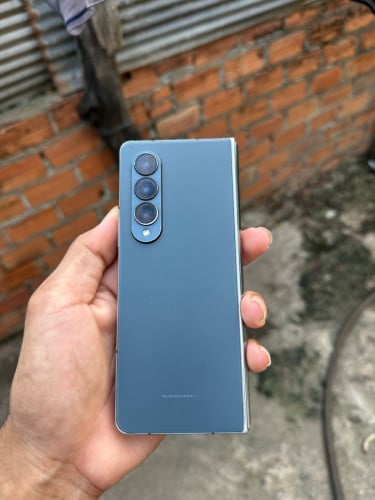 Galaxy Zfold4 512G លក់បងៗ ប្រើប្រាស់បានធម្មតាធានាជូន👍🏿👍🏿 តំលៃនិយាយគ្នាតាមលេខបាន 069635424