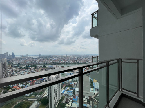 HIGH Floor 2 Bedrooms for SALE in Urban Village Phase 2