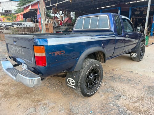 Hilux 1991 លេខដៃប៉ុង2 ម៉ាសុីន Nissan 30