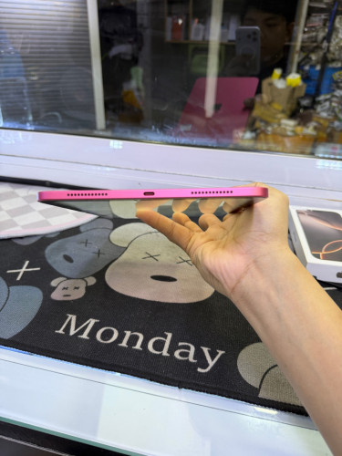 iPad A16 2025 128G ( wifi 11 generation )