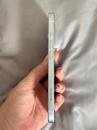 iPhone 15 code CH no camera