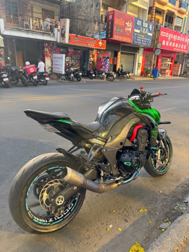Kawasaki z1000 R edition