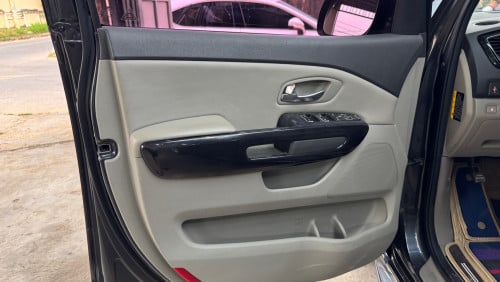 KIA CARNIVAL 2015 Half Full ពណ៍ប្រផេះ