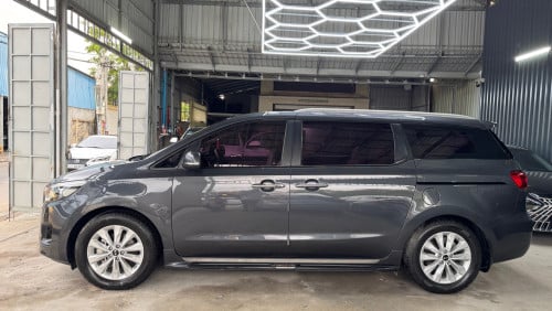KIA CARNIVAL 2015 Half Full ពណ៍ប្រផេះ
