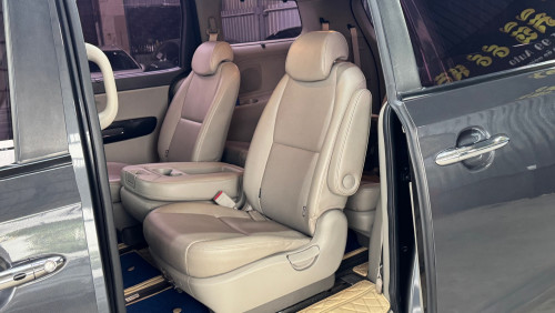 KIA CARNIVAL 2015 Half Full ពណ៍ប្រផេះ