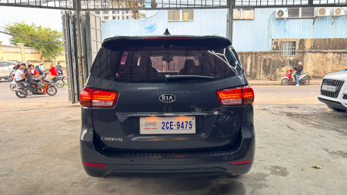 KIA CARNIVAL 2015 Half Full ពណ៍ប្រផេះ