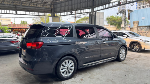 KIA CARNIVAL 2015 Half Full ពណ៍ប្រផេះ