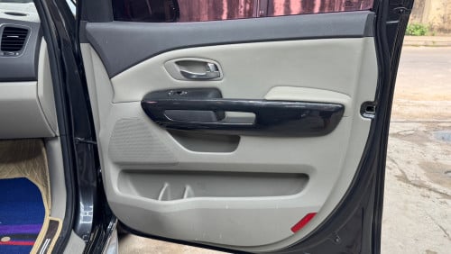 KIA CARNIVAL 2015 Half Full ពណ៍ប្រផេះ