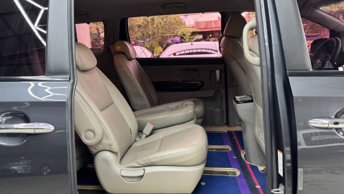 KIA CARNIVAL 2015 Half Full ពណ៍ប្រផេះ