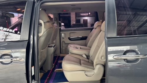 KIA CARNIVAL 2015 Half Full ពណ៍ប្រផេះ