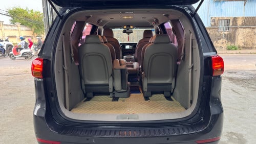 KIA CARNIVAL 2015 Half Full ពណ៍ប្រផេះ