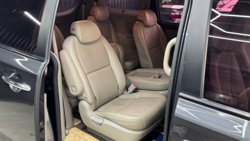 KIA CARNIVAL 2015 Half Full ពណ៍ប្រផេះ