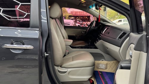 KIA CARNIVAL 2015 Half Full ពណ៍ប្រផេះ