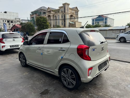 Kia Morning 2017 GT Line Full Options ធានាឡានដូចក្នុងរូប និង ទឹកថ្នាំឡាន នៅស្អាត