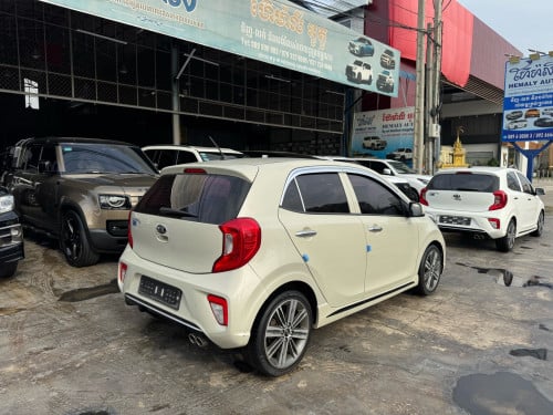 Kia Morning 2017 GT Line Full Options ធានាឡានដូចក្នុងរូប និង ទឹកថ្នាំឡាន នៅស្អាត