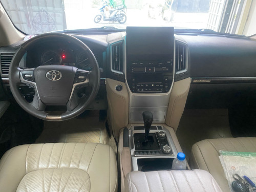 Landcruiser ឆ្នាំ2011 ឡេីងទៅ 2021