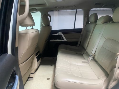 Landcruiser ឆ្នាំ2011 ឡេីងទៅ 2021
