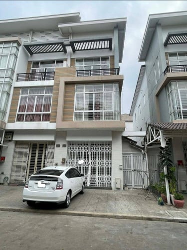 Link house LE for rent