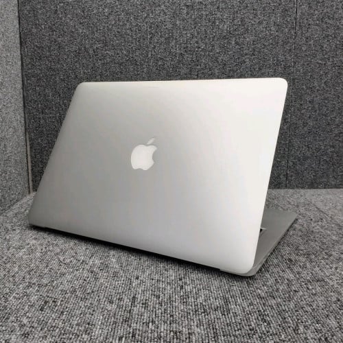 Macbook air/core i5/ram4/SSD128/13inch
