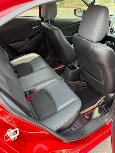 Mazda 2 Full option 2021 ម្ចាស់ផ្ទាល់ ថ្នាំហ្សុីនមួយជុំ