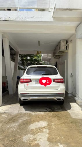 Mercedes GLC300