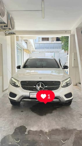 Mercedes GLC300