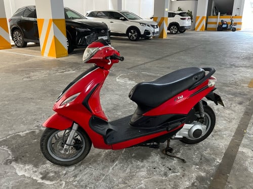 Piaggio Fly 125 FI from Italy original. Full tax