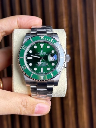 Rolex Submariner 116610LV Hulk Green Dial