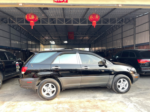 RX 300 ឆ្នាំ​ 1999​ ឡានស្អាត​គ្រឿងក្នុងថ្មី​មិនបុកមិនប៉ះ​មុខក្រោយស្អាត​