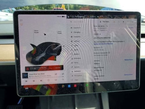 Sell Tesla model Y 2021 long range dual motor សាង​19700$