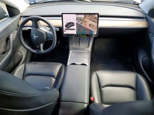 Sell Tesla model Y 2021 long range dual motor សាង​19700$
