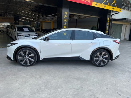 TOYOTA Bz5 2025 Range 630KM