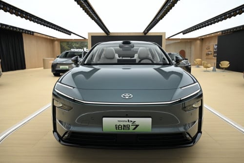 TOYOTA BZ7 (បើកទទួលកក់​ មានគ្រប់ Option សម្រាប់ជ្រើសរើស)