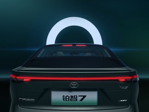 TOYOTA BZ7 (បើកទទួលកក់​ មានគ្រប់ Option សម្រាប់ជ្រើសរើស)