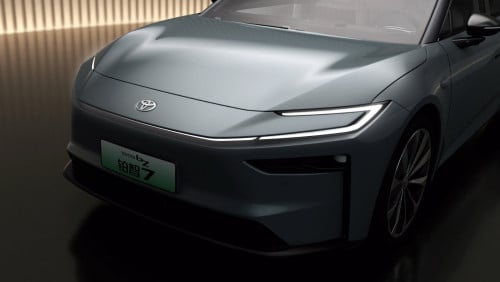 TOYOTA BZ7 (បើកទទួលកក់​ មានគ្រប់ Option សម្រាប់ជ្រើសរើស)
