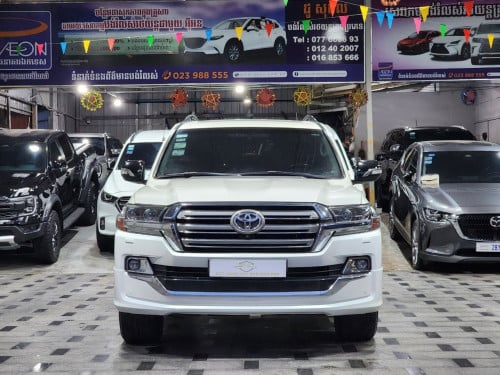 Toyota Land Cruiser VIP Executive Lounge (ម៉ាស៊ូត)