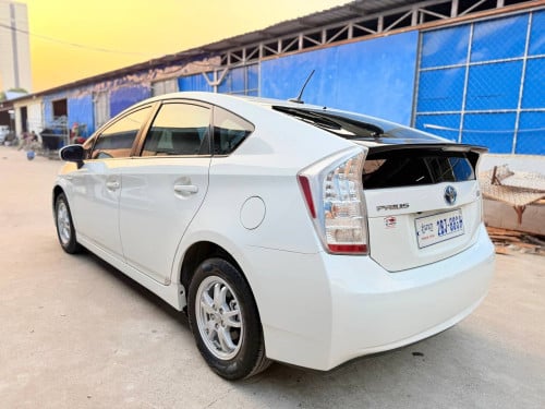 Toyota Prius 2010 Option 4 សូឡា ខាងក្នុងលឿង