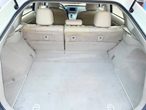Toyota Prius 2010 Option 4 សូឡា ខាងក្នុងលឿង