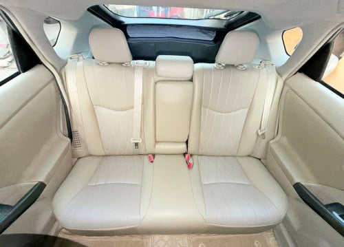 Toyota Prius 2010 Option 4 សូឡា ខាងក្នុងលឿង
