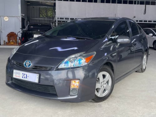 Toyota Prius 2011 option 4 Solar ទេីបតែចូលស្តុកថ្មី តម្លៃល្អ បង់រំលស់សិក្សា១៥នាទីដកឡាន