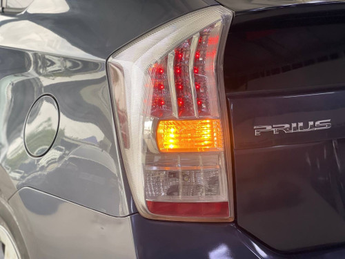 Toyota Prius 2011 option 4 Solar ទេីបតែចូលស្តុកថ្មី តម្លៃល្អ បង់រំលស់សិក្សា១៥នាទីដកឡាន