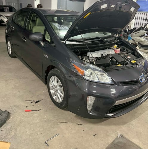 Toyota Prius 2013 plug in ឡានមូលអត់បុកអត់ច្រេស