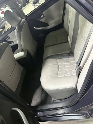 Toyota Prius 2013 plug in ឡានមូលអត់បុកអត់ច្រេស
