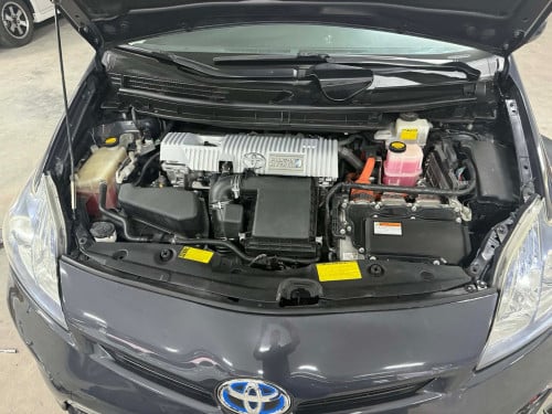 Toyota Prius 2013 plug in ឡានមូលអត់បុកអត់ច្រេស