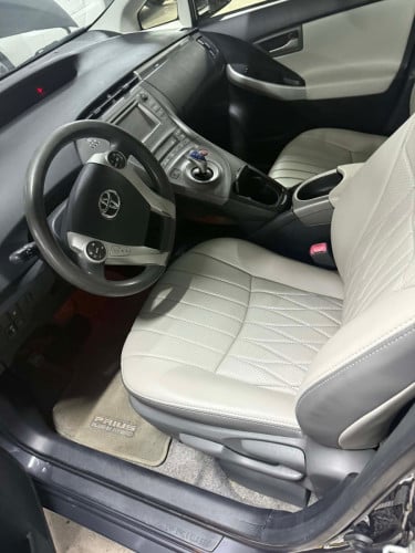 Toyota Prius 2013 plug in ឡានមូលអត់បុកអត់ច្រេស