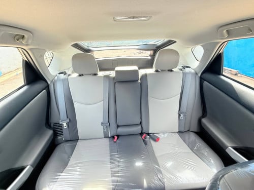 Toyota Prius 2014 ឡានស្អាត ឃ្មុំហ្ស៊ីន