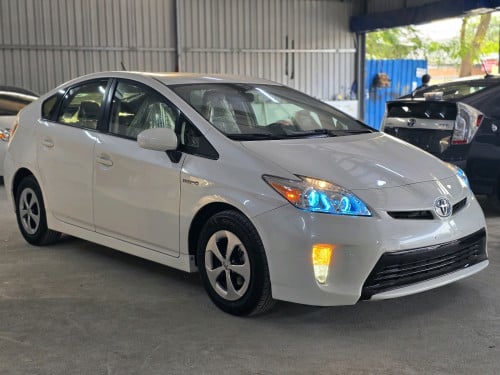 Toyota Pruis 2014 Option II Android