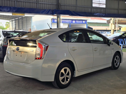 Toyota Pruis 2014 Option II Android