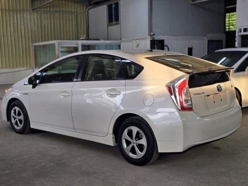 Toyota Pruis 2014 Option II Android