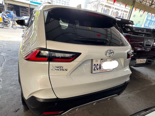 Toyota Yaris Cross ថ្មី 99%